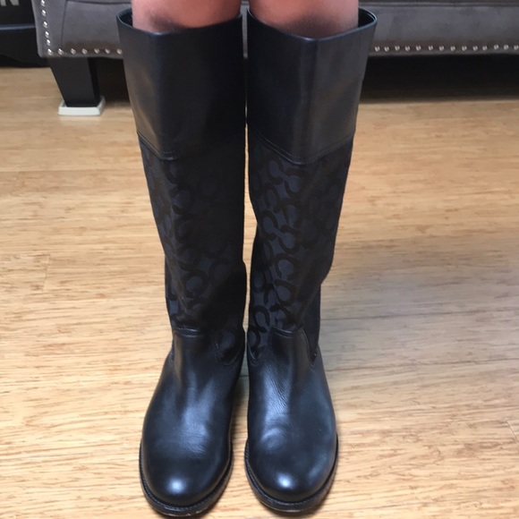 EUC Black Coach Signature Boots! - Picture 4 of 7